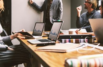 Meble do biura: praktyczne rozwiązania dla nowoczesnych firm