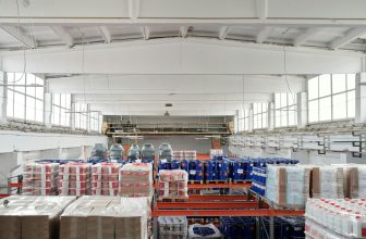 Jak obniżyć koszty zaopatrzenia w chemię przemysłową bez utraty jakości?